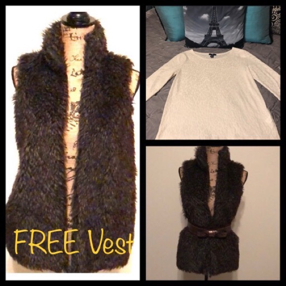 GAP Tops - NWOT GAP Cheetah print cream blouse & FREE Vest